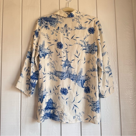 Floral Blue and White Women's Silk Blouse Vintage - Picture 2 of 5